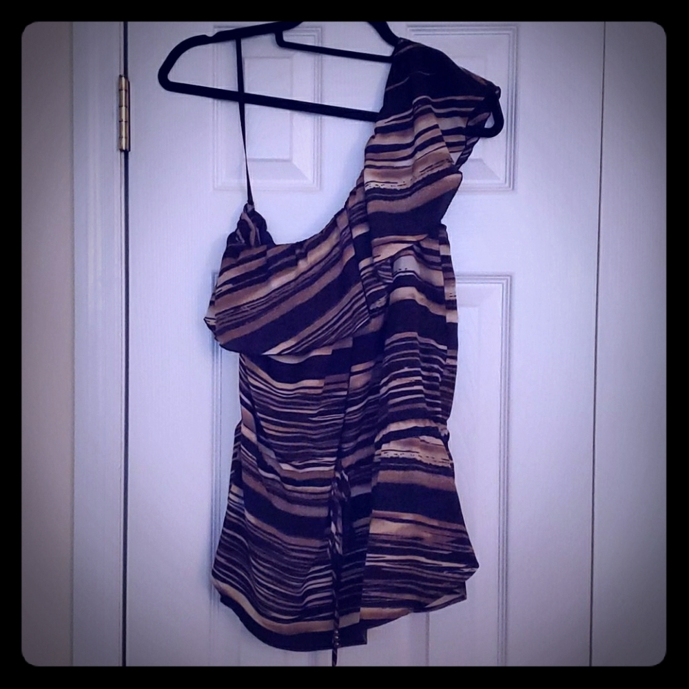 NY&Co One Shoulder Top